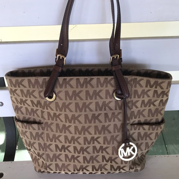 Michael Kors Handbags - 🌼Gorgeous 🌼Michael Kors Jet Tote Bag🌼